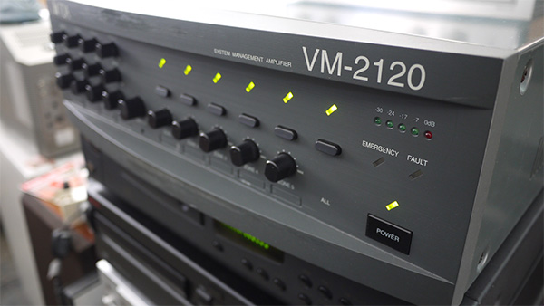 Máy tăng âm là gì? Tổng hợp đầy đủ các thông tin về máy tăng âm