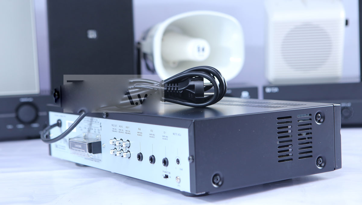 Máy tăng âm là gì? Tổng hợp đầy đủ các thông tin về máy tăng âm