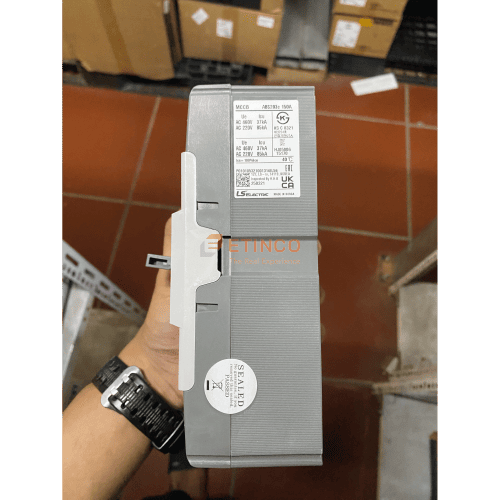 MCCB LS ABS203c 3P 150A 42kA