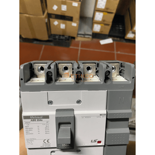 MCCB LS ABS204c 4P 250A 42kA