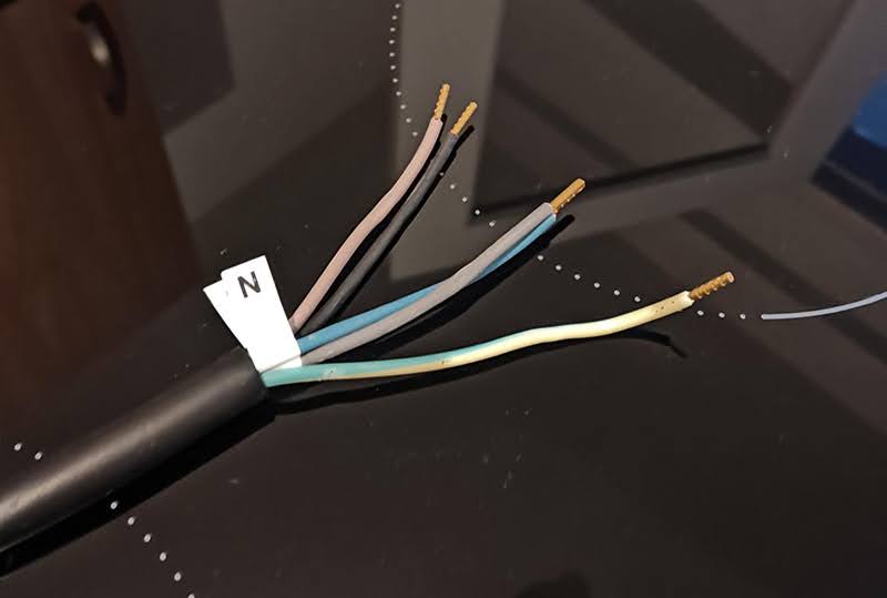 aptomat bep tu day dan 1