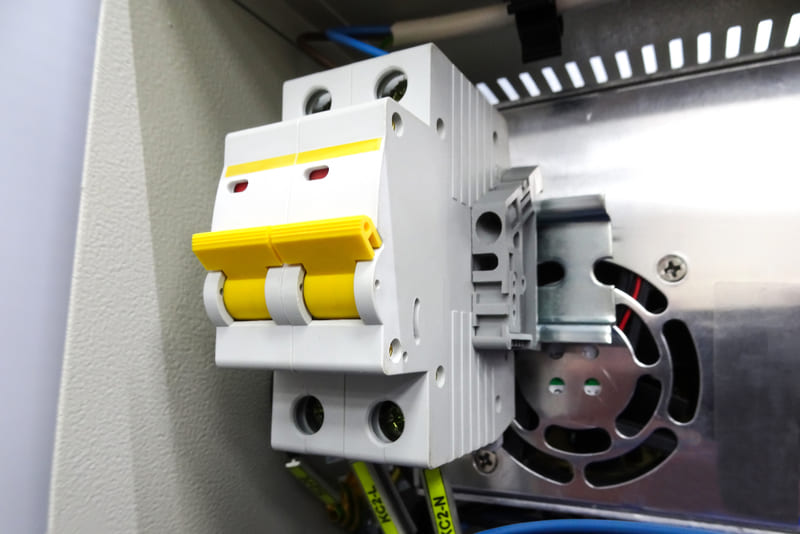 aptomat-1-pha-2-cuc-la-gi