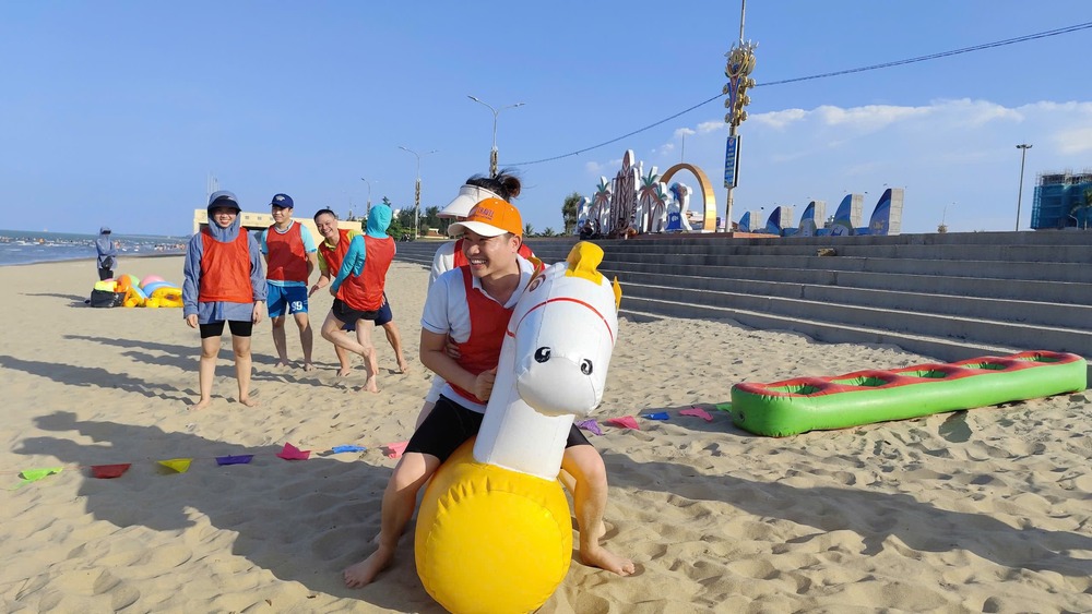 etinco du lich cua lo 2025 12